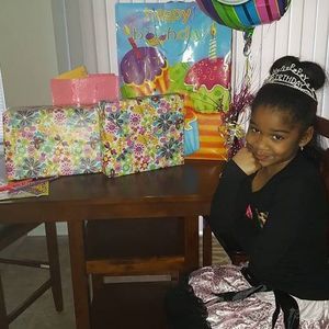 Meet your Posher, Charvette